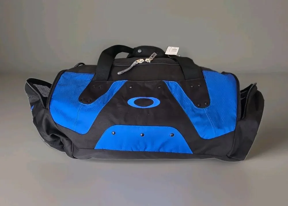 NEW Y2K Vintage Original Y2K Oakley Large Duffel Bag Tactical Gym Travel Tech